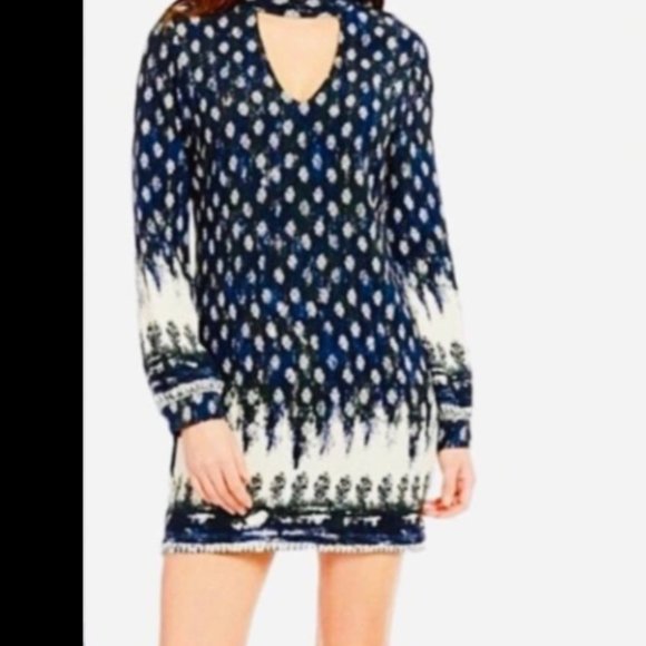 WAYF Cutout Long Sleeve Shift Dress (NWT) - Picture 1 of 9